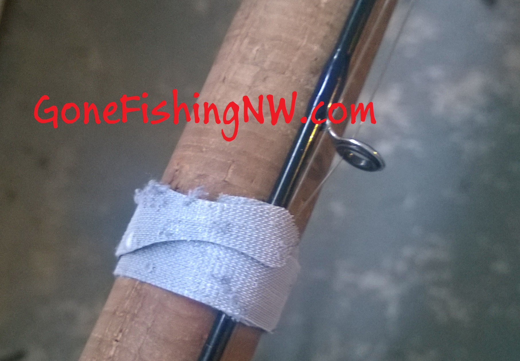 Fishing Rod Holder Belt With 4 Stretchy Rod Straps